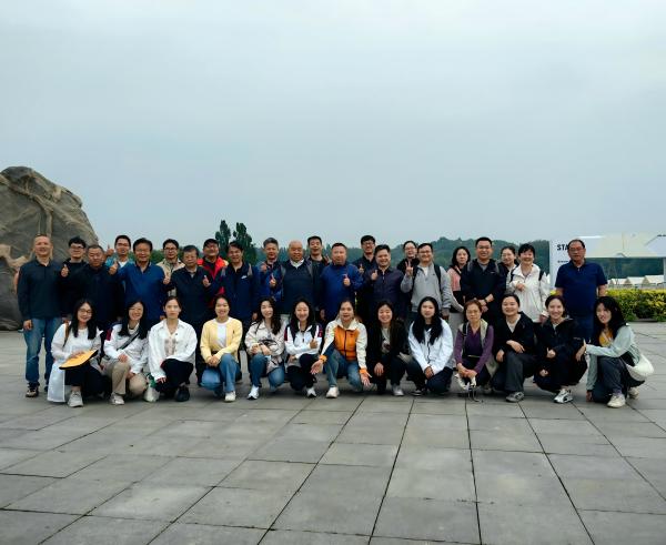 躍動春光，共赴夏至 ——中國農墾經濟發(fā)展中心組織開展春游暨職工健步走活動